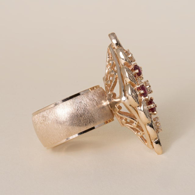 Vintage 14k Gold 1 Carat Ruby and Diamond Brutalist Navette Cock Ring, Size 7 For Sale - Image 4 of 7