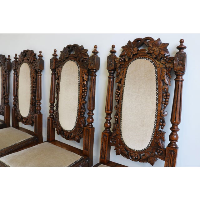 Wood French Renaissance Revival Hunting Style Chairs in Carved Oak Black Forest, 1870s, Set of 4 For Sale - Image 7 of 9