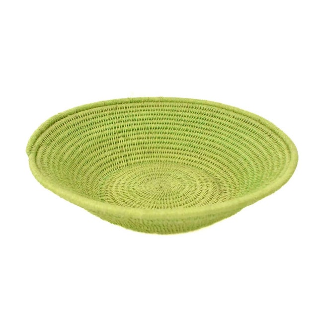 African Early 20th Century Set of 3 Teal and Green Sisal Handwoven Basket Eswatini 6, 9 and 12inch For Sale - Image 3 of 6