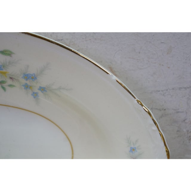 Mid 20th CenturyHomer Laughlin Georgian Eggshell Nautilus China Dinner Service for 12 - 102 Pcs For Sale - Image 13 of 18