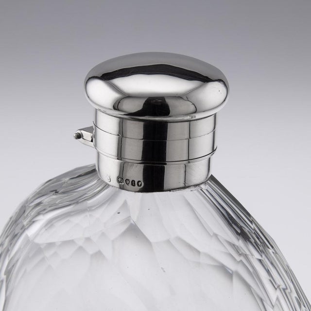 Metal 19th Century English Victorian Solid Silver and Glass Huge Hip Flask, 1874 For Sale - Image 7 of 12