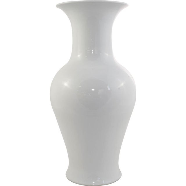 Traditional Contemporary White Ceramic Fishtail Vase For Sale - Image 3 of 3