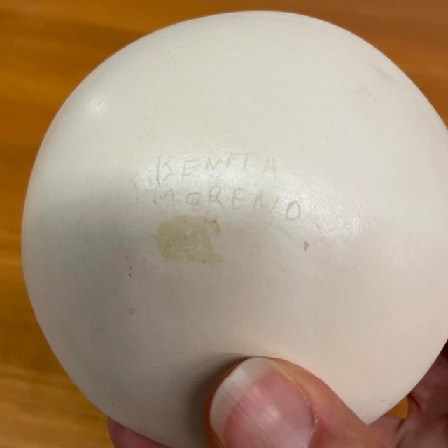 Pair of Signed Geometric Small Mata Ortiz Seed Pots - Benita Moreno & Alvaro Ledezma For Sale - Image 9 of 10