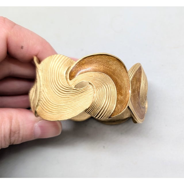 Brown Vintage 1986 Signed Trifari Goldtone & Brown Enamel Cuff Bracelet For Sale - Image 8 of 11