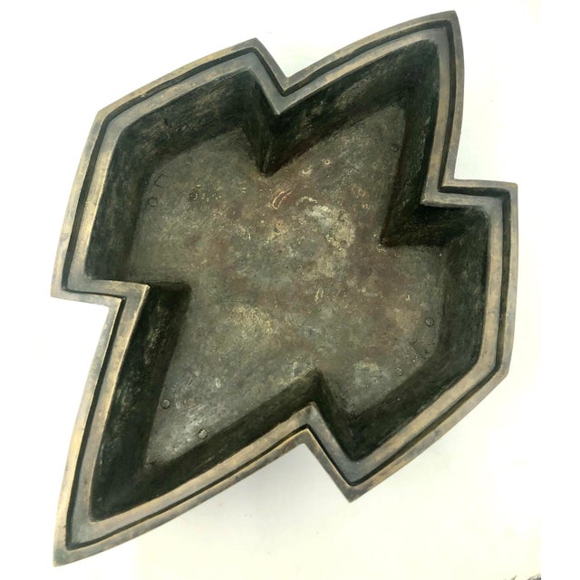 1900 - 1909 19th Century Meiji Japanese Bronze Vase Tsuiban Angular Form Ikebana Bonsai Tray Jardiniere Antique Vintage Metal Heavy For Sale - Image 5 of 6
