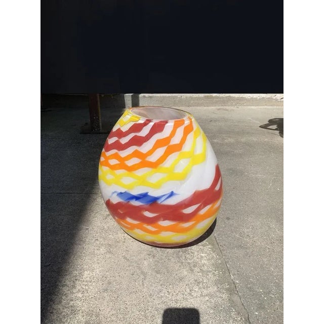 Abstract Vase in Milky White Murano Glass with Colored Reeds from Simoeng For Sale - Image 9 of 10