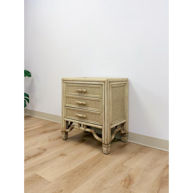 Hollywood Regency Mid 20th Century Ficks Reed Style Faux Bamboo Nightstand Beige Coastal Hollywood Regency Bedside Table For Sale - Image 3 of 13