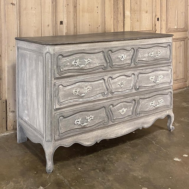 18th Century Country French Painted Commode For Sale In Baton Rouge - Image 6 of 15