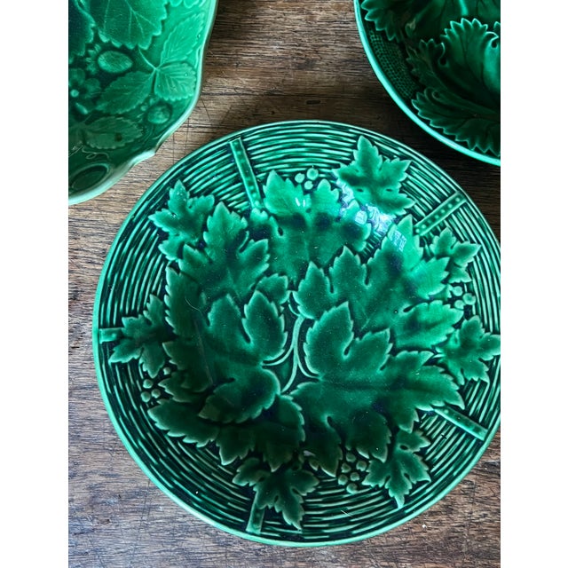 Ceramic English Majolica Plates and Bread Platter- Set of 4 For Sale - Image 7 of 13