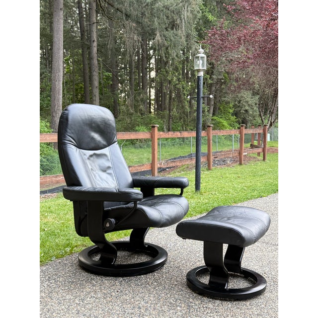 Ekornes Stressless Reclining Leather Loveseat Sofa For Sale In Seattle - Image 6 of 10
