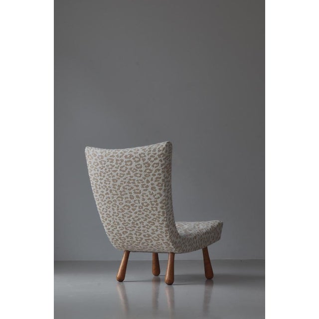 Modern Swedish Lounge Chair with Clubbed Legs in Birchwood & Tablu Textile, 1940s For Sale - Image 3 of 18