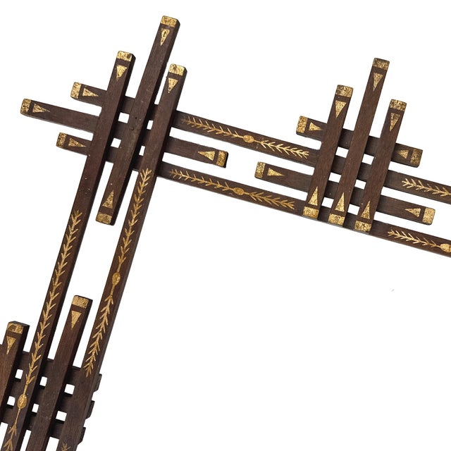 Early 20th Century Antique 1900s Large Geometric Decorated Folk Art Wood Picture Frame - Adirondack Eastlake Style W/ Gold Painted Arrow Motif - 24.5" X 23.75" For Sale - Image 5 of 16