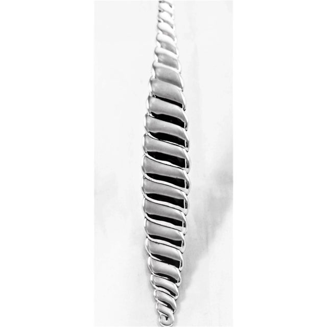 Modern Oval Twist Sterling Soup Ladle For Sale - Image 3 of 7