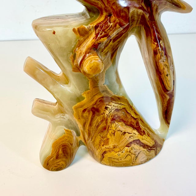 1970s Vintage Mediterranean Italian Coastal Polished Marble Onyx Parrot Sculpture. For Sale - Image 6 of 18