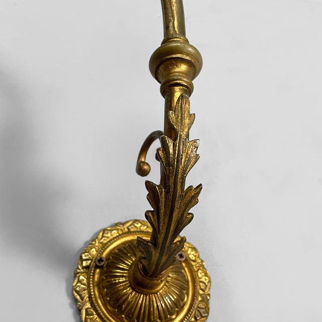 Italian Art Deco Flower-Shaped Wall Lamp in Brass and Glass, 1950s For Sale - Image 15 of 18