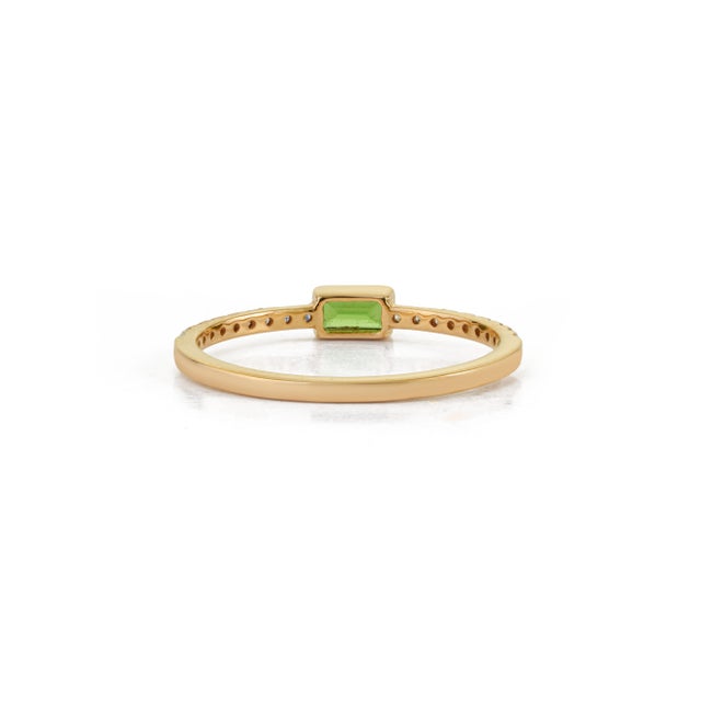 Minimalist Baguette-Cut Tsavorite & Diamond Pave Band Ring in 14k Yellow Gold Size 4 For Sale - Image 9 of 15