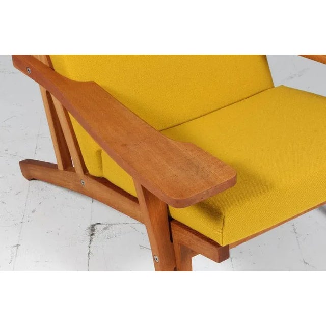 Model GE-375 Lounge Chair attributed to Hans J. Wegner for Getama, 1960s For Sale - Image 4 of 9