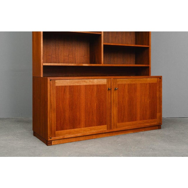 Brown Mid-Century Bookcase in Teak and Pine For Sale - Image 8 of 18