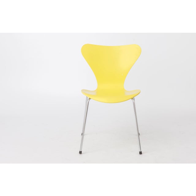 Danish Series 7 Chair Model 3107 in Yellow by Arne Jacobsen for Fritz Hansen, 1990s For Sale - Image 12 of 12