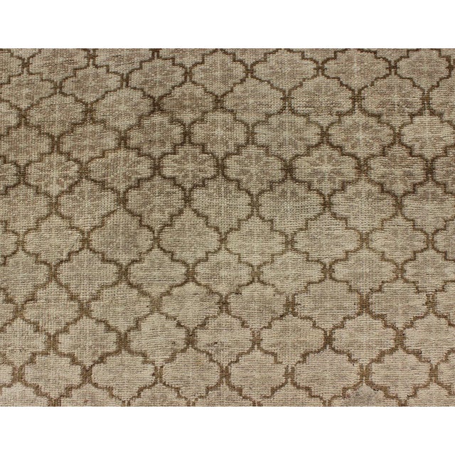 Mid 20th Century Muted Oushak With All-Over Tribal Design in Light Tones of Taupe and Browns For Sale - Image 5 of 8