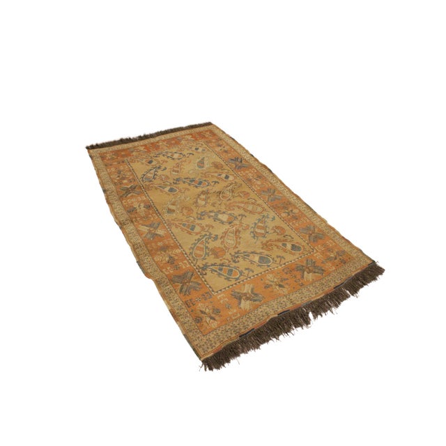 Shabby Chic 1970s Vintage Soumakh Russel Tan Rust Wool Rug- 5'8 X 7'5 For Sale - Image 3 of 9