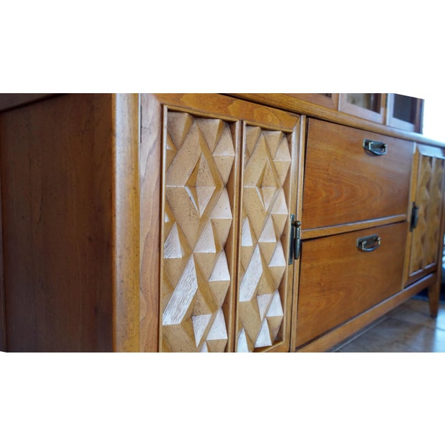 1960s Broyhill Premiere Brasilia “Diamond Head” Walnut China Hutch / Display Cabinet For Sale - Image 10 of 12
