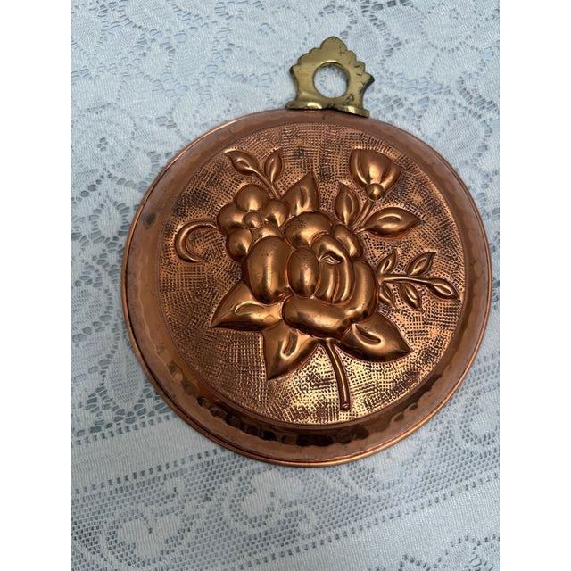 Farmhouse Vintage Hammered Copper Rose Pattern Jello Mold For Sale - Image 3 of 9