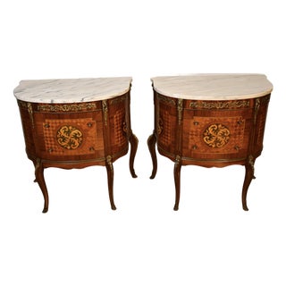 1930s Pair French Louis XV Walnut Satinwood Inlay & Marble Top Nightstands / Small Commodes For Sale