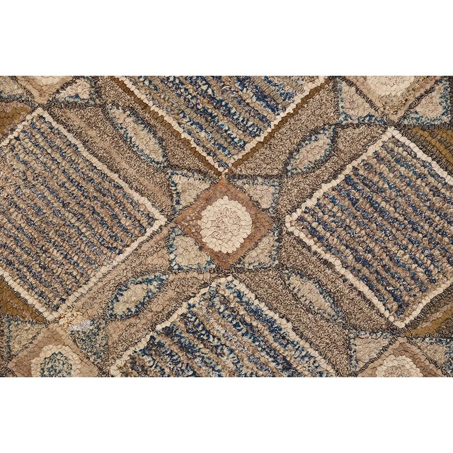 3'x4' Vintage American Hooked Rug | Geometric Small Hooked Area Rug For Sale - Image 10 of 10