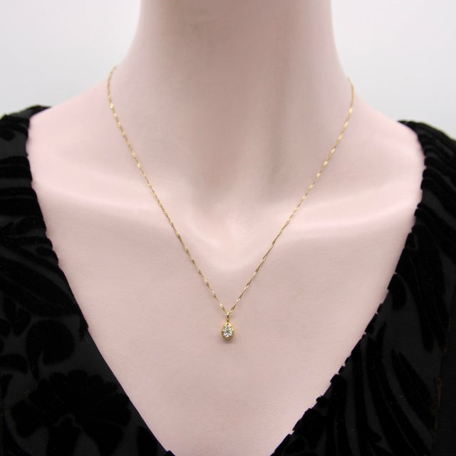 1990s Vintage Twisted Baby Curb Link Chain in 14k Gold For Sale - Image 5 of 6