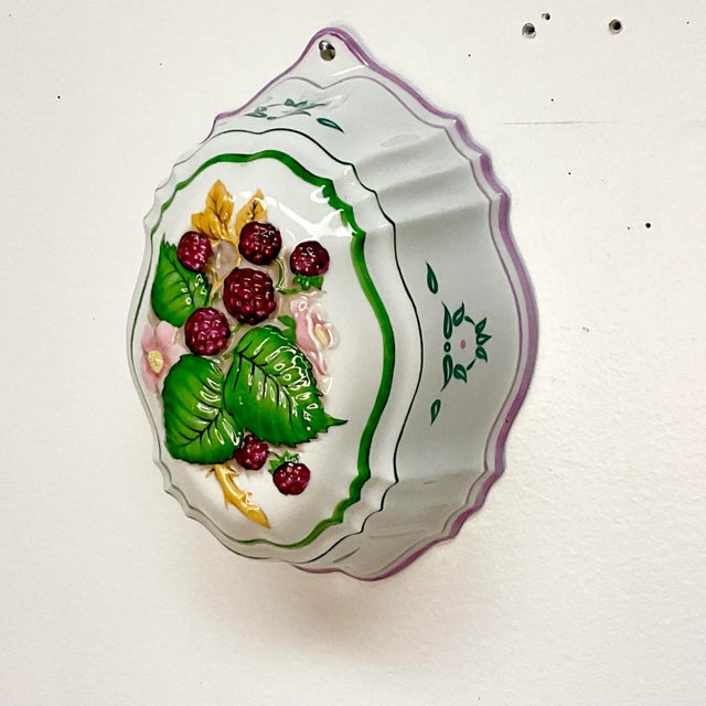1986 Vintage French Country Le Cordon Blu Porcelain Mold Wall Decor With Raspberries. For Sale - Image 10 of 10