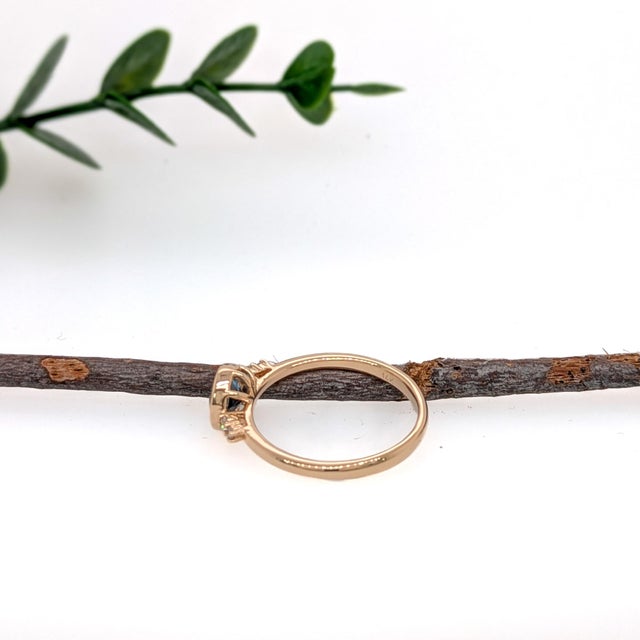 London Blue Topaz Ring W Natural Diamond Accents in 14k Yellow Gold | Round 6mm For Sale In Columbus - Image 6 of 6