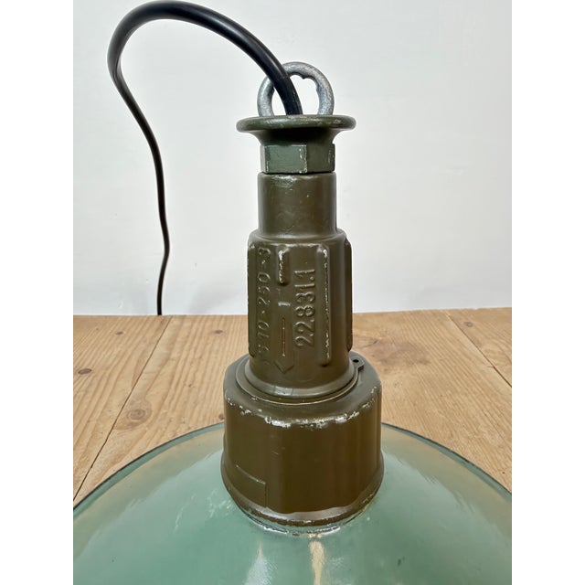 Industrial Petrol Enamel Military Pendant Lamp with Cast Aluminium Top, 1960s For Sale - Image 15 of 18