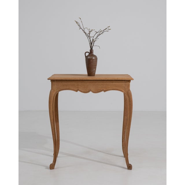 French French Louis XV Oak Side Table with Curved Legs, 20th Century For Sale - Image 3 of 11