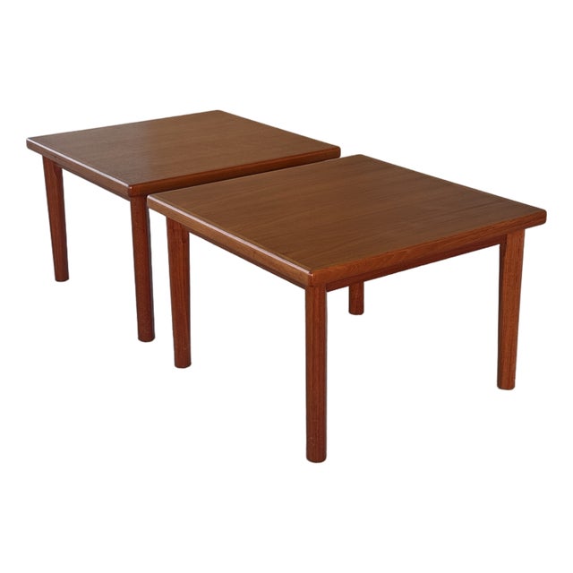 Pair of Mid Century Modern Danish Teak End / Side Tables For Sale