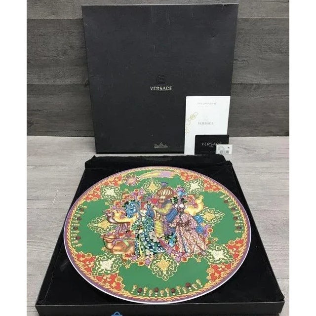 (YOU CAN MAKE REASONABLE OFFERS.) This is a hard to find limited edition Weihnachtsteller (Christmas plate) made of fine...