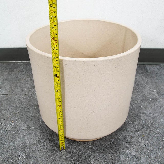 Mid Century Modern Planter Ceramic White Speckled Gainey Pot Medium, Attributed For Sale - Image 10 of 10