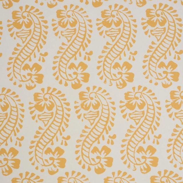 Contemporary Schumacher x Molly Mahon Lani Wallpaper in Gold For Sale - Image 3 of 6