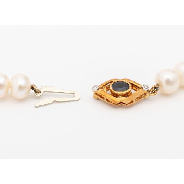 Metal Classic Freshwater Pearl 18k Yellow Gold Sapphire and Diamond Necklace For Sale - Image 7 of 8