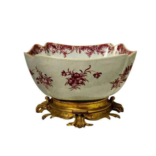Rococo Late 18th Century Chinese Export Bowl With Doré Bronze Base For Sale - Image 3 of 7