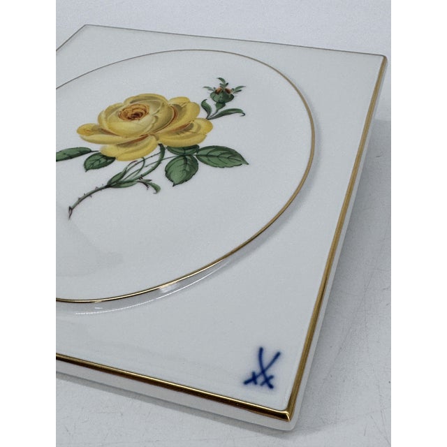 A porcelain plaque * Original Meissen porcelain * Rectangular porcelain plaque * Decoration: Yellow Rose * Hand-painted...