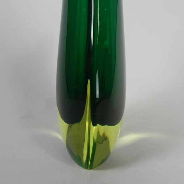 1960s Murano Sommerso Vase in Green and Yellow-Amber Glass, 1960s For Sale - Image 5 of 15