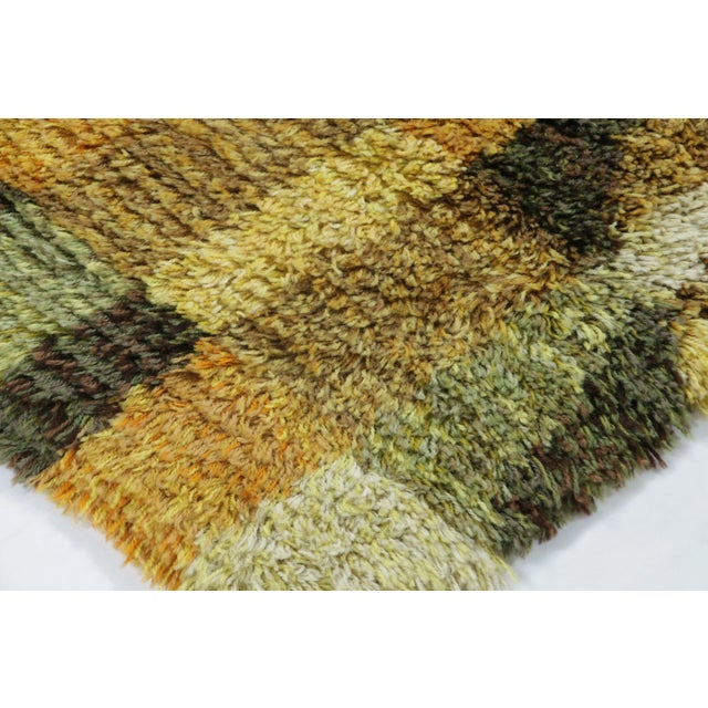 Vintage Swedish Rya Runner With Green and Ochre Tectonic Geometry - Rug & Kilim For Sale In New York - Image 6 of 8
