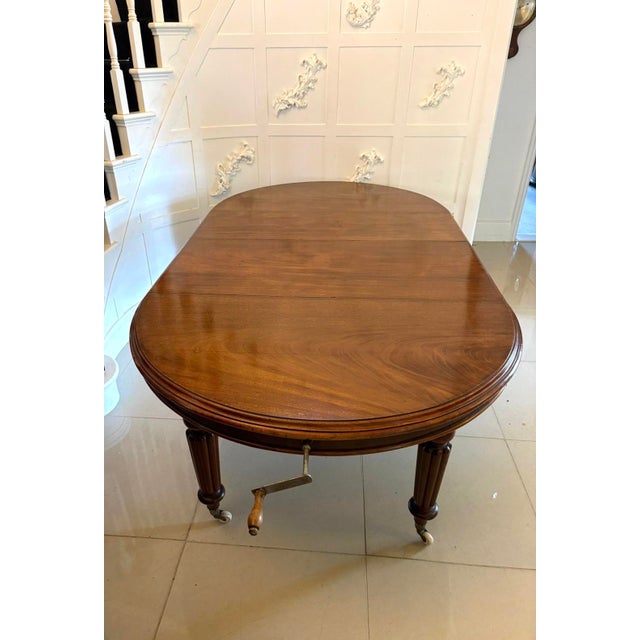 Antique Victorian Extendable Dining Table in Mahogany, 1860 For Sale - Image 3 of 12