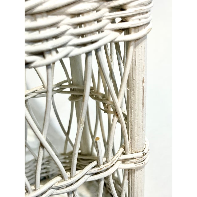 Vintage White Wicker Bed Tray With Removable Tray For Sale - Image 16 of 18