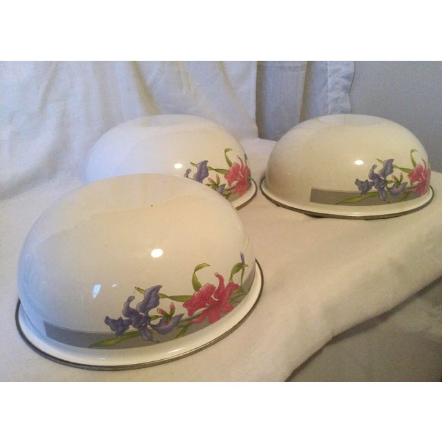 White Vintage Nesting Enamel Mixing/Serving Bowls- Set of 3 For Sale - Image 8 of 10