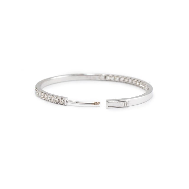 Ladies 14k White Gold Inside Out 3.23ct Pave Diamond Hoop Earrings, A Pair For Sale - Image 4 of 8