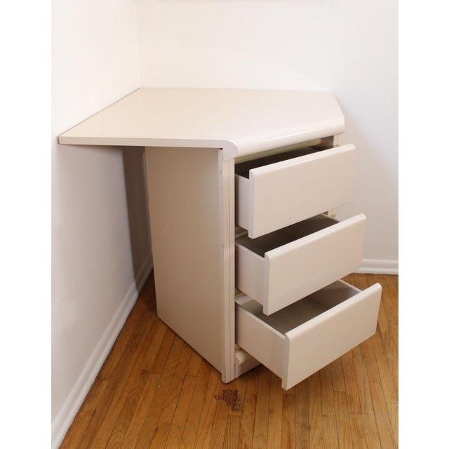 1980's Broyhill Postmodern Lacquer Cream & Gold Corner Accent Side