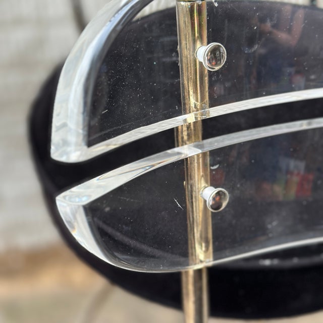 Mid-Century Modern 1970s Set of Four Hill Manufacturing Lucite and Brass Barstools For Sale - Image 3 of 12