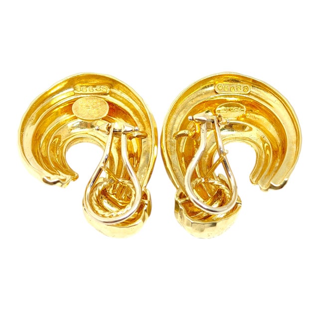 Late 20th Century Late 20th Century Henry Dunay New York 18k Gold Faceted Hoops Earrings, A Pair For Sale - Image 5 of 9